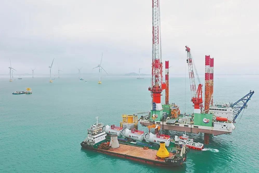 福能集團(tuán)曾是“一煤獨(dú)大”的老國(guó)企，近年來積極轉(zhuǎn)型，布局新能源、新材料、醫(yī)療健康等領(lǐng)域。圖為福能集團(tuán)三川海上風(fēng)電項(xiàng)目。（資料圖片）